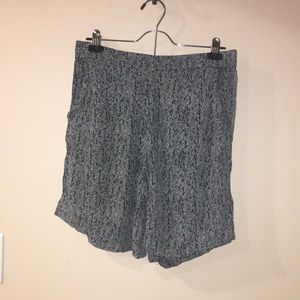 Loose Fitting Shorts - knee Length